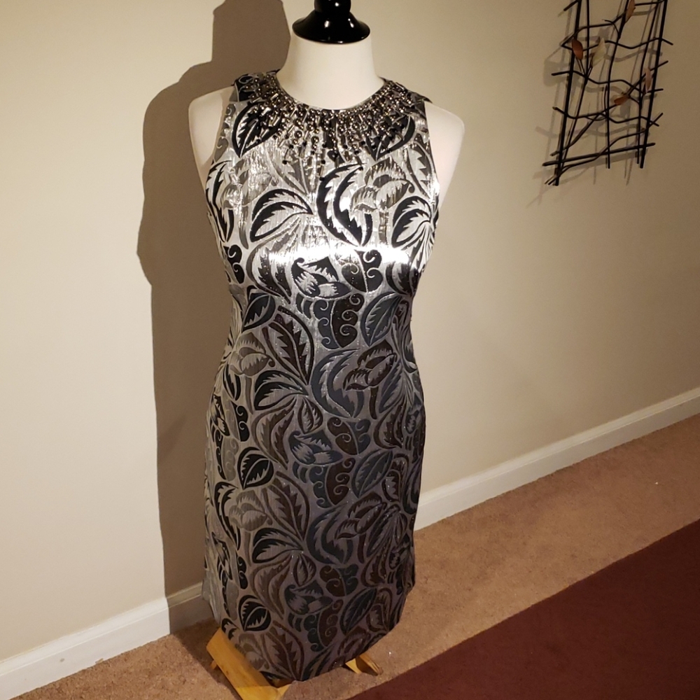 MAGGY LONDON DRESS - Picture 2 of 16